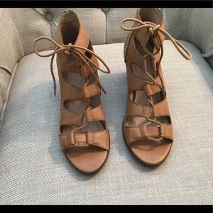 Booties lace front style